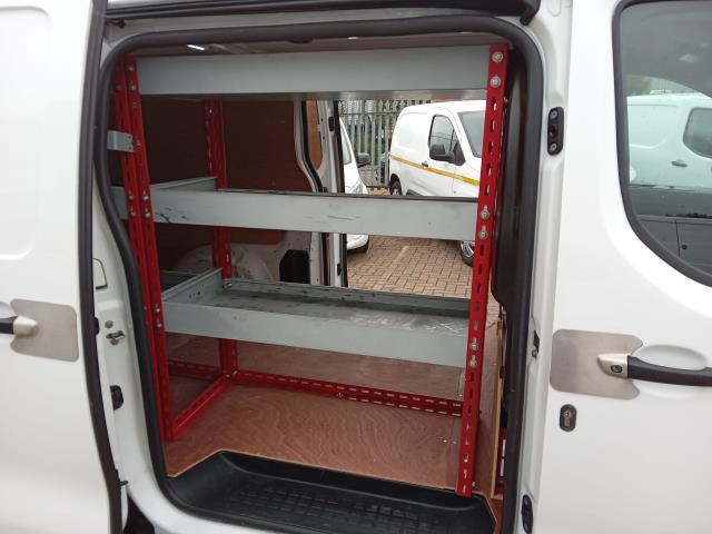 2021 Peugeot Expert 1200 1.5 Bluehdi 100 Professional Van (NV21OHH) Image 30