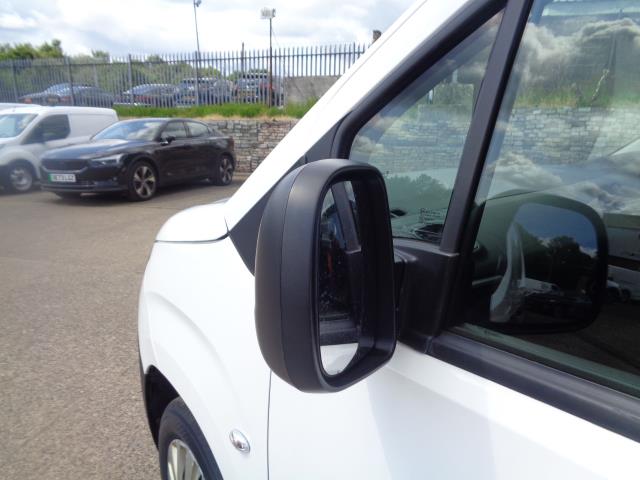2021 Peugeot Partner 1000 1.5 Bluehdi 100 Professional Van (NV21ONC) Image 12