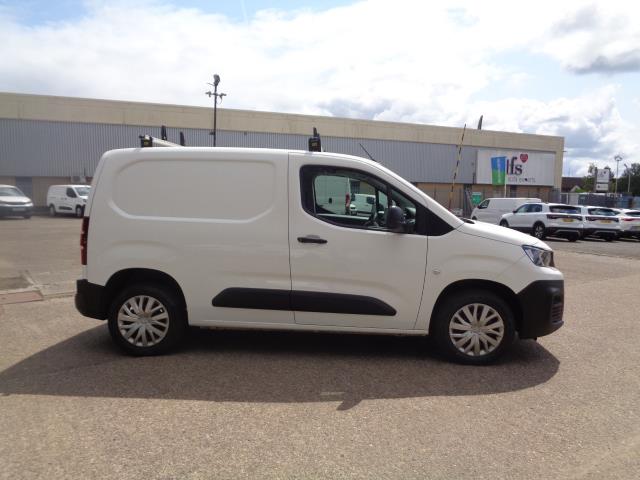 2021 Peugeot Partner 1000 1.5 Bluehdi 100 Professional Van (NV21ONC) Image 2