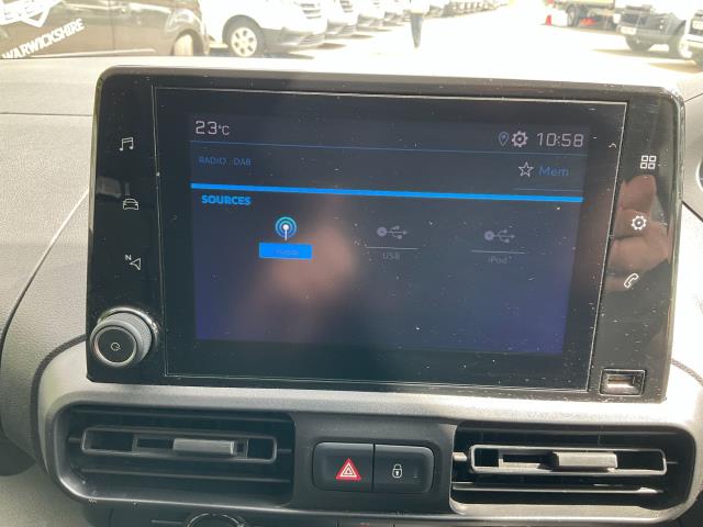 2022 Peugeot Partner 1000 1.5 Bluehdi 100 Professional Van (NV21ONM) Image 18