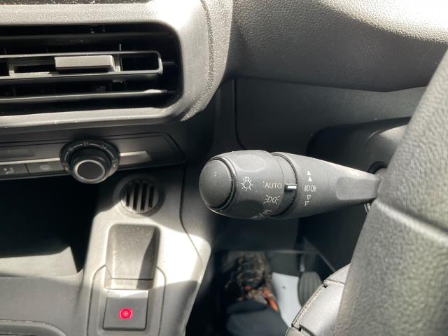 2022 Peugeot Partner 1000 1.5 Bluehdi 100 Professional Van (NV21ONM) Image 28
