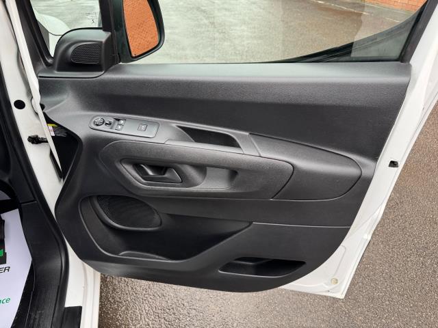 2021 Peugeot Partner 1000 1.5 Bluehdi 100 Professional Van (NV21ONR) Image 18