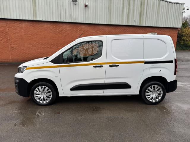 2021 Peugeot Partner 1000 1.5 Bluehdi 100 Professional Van (NV21ONR) Image 6