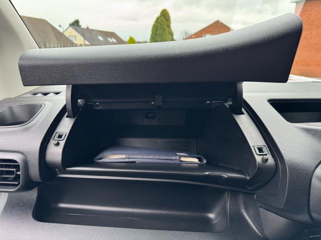 2021 Peugeot Partner 1000 1.5 Bluehdi 100 Professional Van (NV21ONR) Image 36