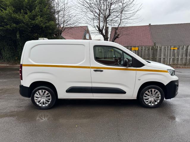 2021 Peugeot Partner 1000 1.5 Bluehdi 100 Professional Van (NV21ONR) Image 10
