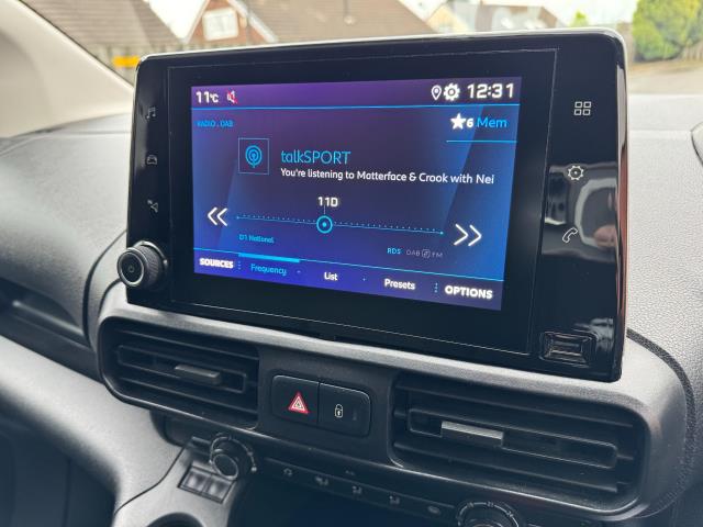 2021 Peugeot Partner 1000 1.5 Bluehdi 100 Professional Van (NV21ONR) Image 23