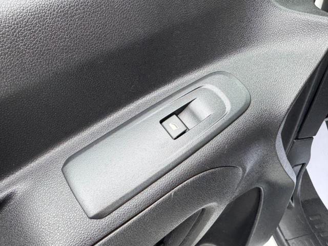 2021 Peugeot Partner 1000 1.5 Bluehdi 100 Professional Van (NV21ONR) Image 34