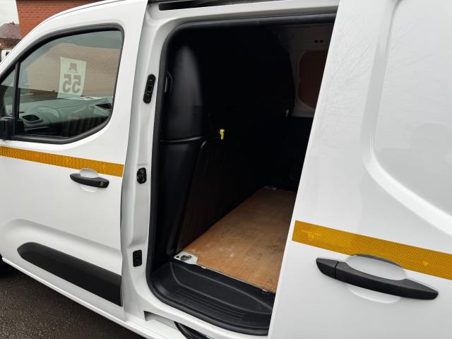 2021 Peugeot Partner 1000 1.5 Bluehdi 100 Professional Van (NV21ONR) Image 39