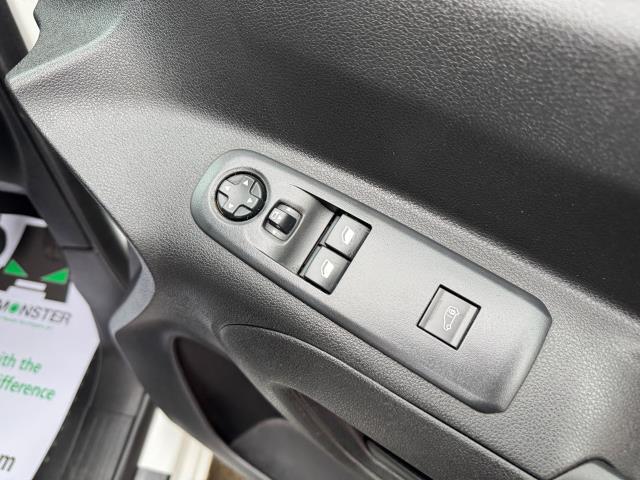 2021 Peugeot Partner 1000 1.5 Bluehdi 100 Professional Van (NV21ONR) Image 19