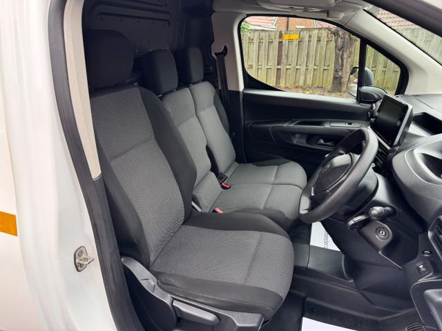 2021 Peugeot Partner 1000 1.5 Bluehdi 100 Professional Van (NV21ONR) Image 16