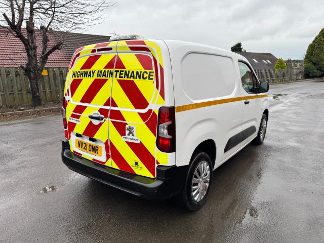 2021 Peugeot Partner 1000 1.5 Bluehdi 100 Professional Van (NV21ONR) Image 9