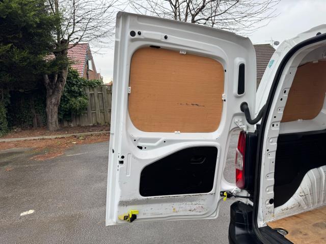 2021 Peugeot Partner 1000 1.5 Bluehdi 100 Professional Van (NV21ONR) Image 49