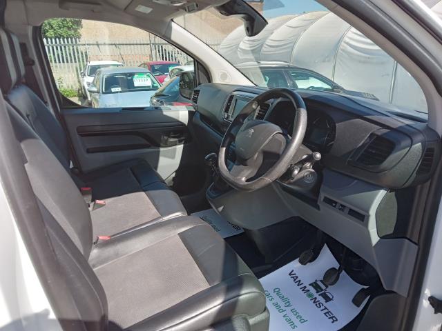 2021 Peugeot Expert 1400 2.0 Bluehdi 120 Professional Van (Limited to 70MPH) (NV21OOA) Image 21
