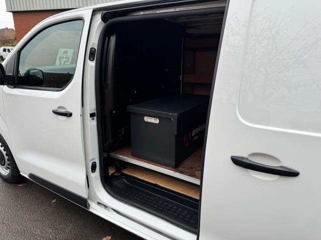 2021 Peugeot Expert 1000  L1 1.5 Bluehdi 100 Professional Van EURO 6 (NV21OXW) Image 42