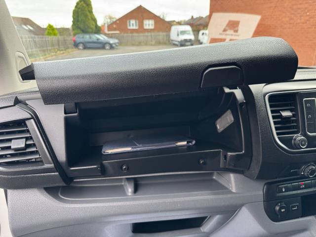 2021 Peugeot Expert 1000  L1 1.5 Bluehdi 100 Professional Van EURO 6 (NV21OXW) Image 40