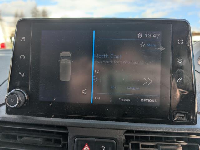 2021 Peugeot Partner 1000 1.5 Bluehdi 100 Professional Van (NV21OYP) Image 23