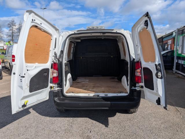 2021 Peugeot Partner 1000 1.5 Bluehdi 100 Professional Van (NV21OYP) Image 11