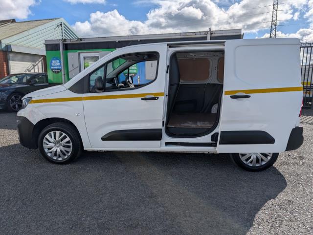 2021 Peugeot Partner 1000 1.5 Bluehdi 100 Professional Van (NV21OYP) Image 6