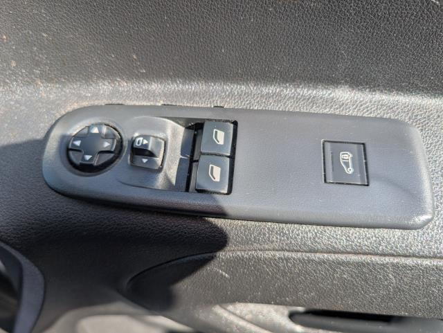 2021 Peugeot Partner 1000 1.5 Bluehdi 100 Professional Van (NV21OYP) Image 19