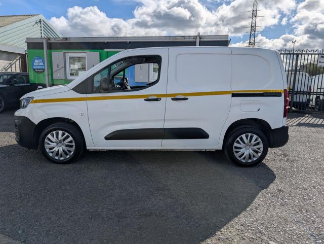 2021 Peugeot Partner 1000 1.5 Bluehdi 100 Professional Van (NV21OYP) Image 5