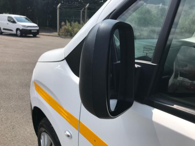 2021 Peugeot Partner 1000 1.5 Bluehdi 100 Professional Van (NV21RXW) Image 15