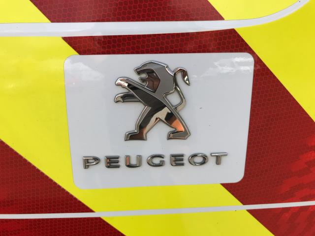 2021 Peugeot Partner 1000 1.5 Bluehdi 100 Professional Van (NV21RXW) Image 18