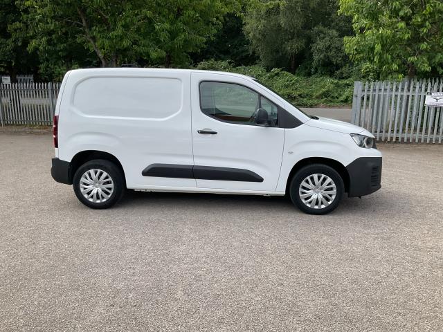 2021 Peugeot Partner 1000 1.5 Bluehdi 100 Professional Van (NV21RYG) Image 15