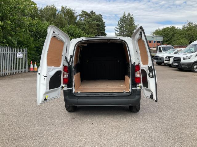 2021 Peugeot Partner 1000 1.5 Bluehdi 100 Professional Van (NV21RYG) Image 12