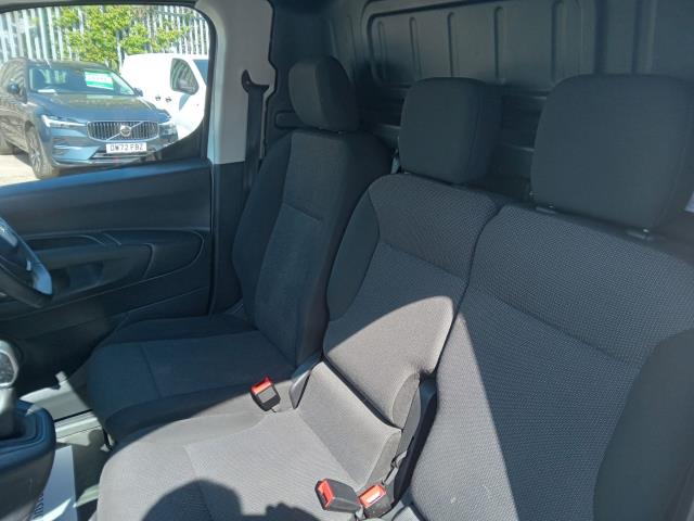 2021 Peugeot Partner 1000 1.5 Bluehdi 100 Professional Van (NV21RYJ) Image 17