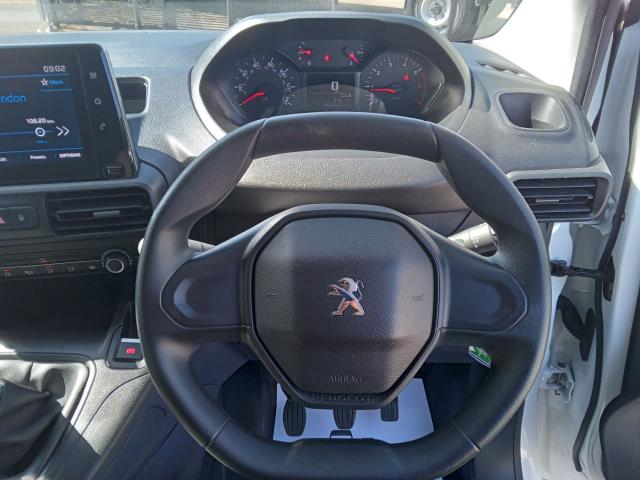 2021 Peugeot Partner 1000 1.5 Bluehdi 100 Professional Van (NV21RYJ) Image 22