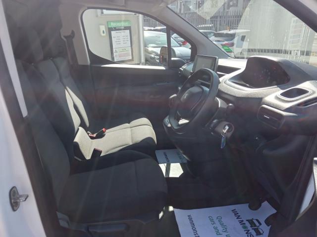 2021 Peugeot Partner 1000 1.5 Bluehdi 100 Professional Van (NV21RYJ) Image 21