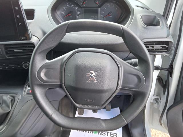 2021 Peugeot Partner 1000 1.5 Bluehdi 100 Professional Van (NV21RZC) Image 24