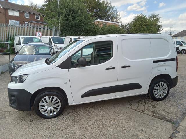 2021 Peugeot Partner 1000 1.5 Bluehdi 100 Professional Van (NV21RZC) Image 4