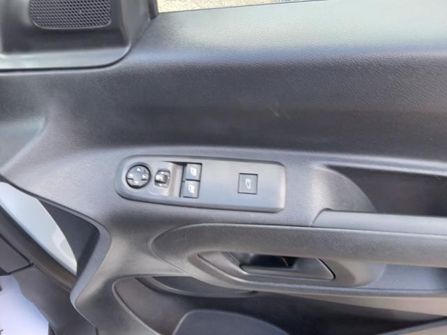 2021 Peugeot Partner 1000 1.5 Bluehdi 100 Professional Van (NV21RZC) Image 21