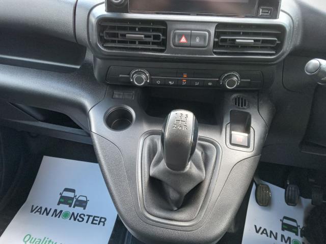 2021 Peugeot Partner 1000 1.5 Bluehdi 100 Professional Van (NV21RZC) Image 27