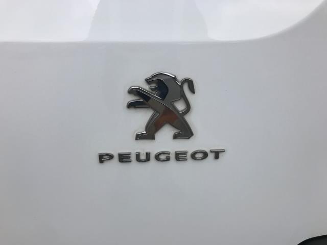 2021 Peugeot Partner 1000 1.5 Bluehdi 100 Professional Van (NV21RZD) Image 19