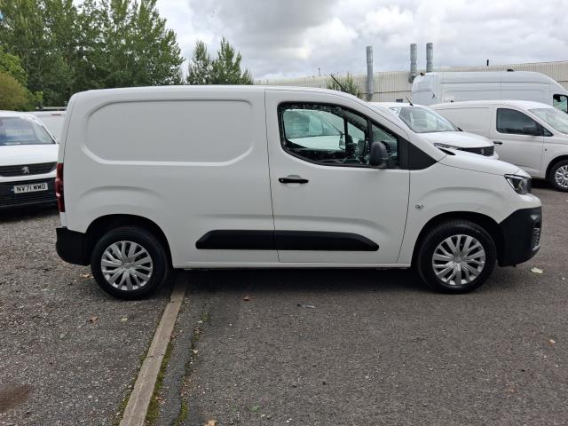 2021 Peugeot Partner L1 1000 1.5BLUE HDI 100PS PROFESSIONAL EURO 6 (NV21SNN) Image 13