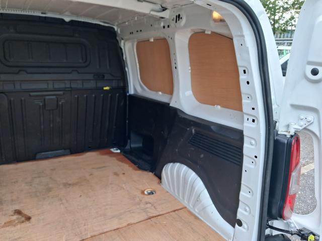 2021 Peugeot Partner L1 1000 1.5BLUE HDI 100PS PROFESSIONAL EURO 6 (NV21SNN) Image 11