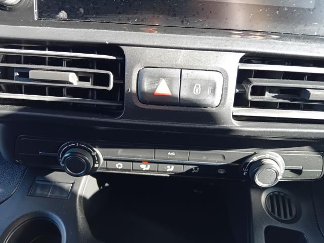 2021 Peugeot Partner 1000 1.5 Bluehdi 100 Professional Van (NV21TUW) Image 32