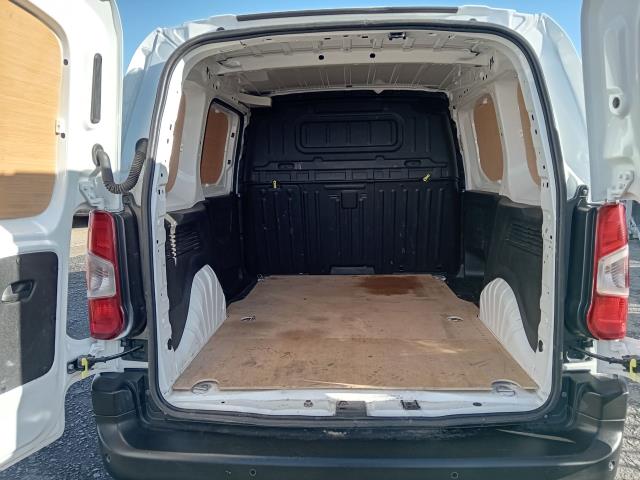2021 Peugeot Partner 1000 1.5 Bluehdi 100 Professional Van (NV21TUW) Image 21