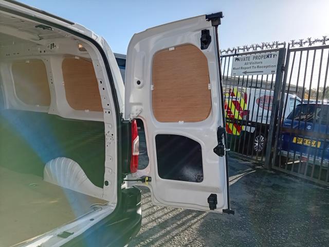 2021 Peugeot Partner 1000 1.5 Bluehdi 100 Professional Van (NV21TUW) Image 23