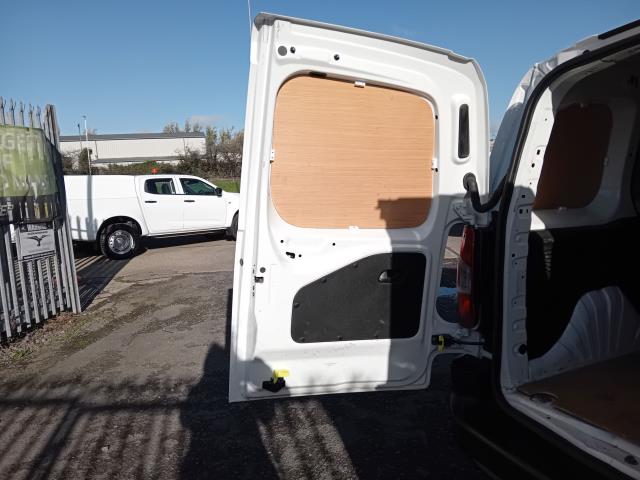 2021 Peugeot Partner 1000 1.5 Bluehdi 100 Professional Van (NV21TUW) Image 22