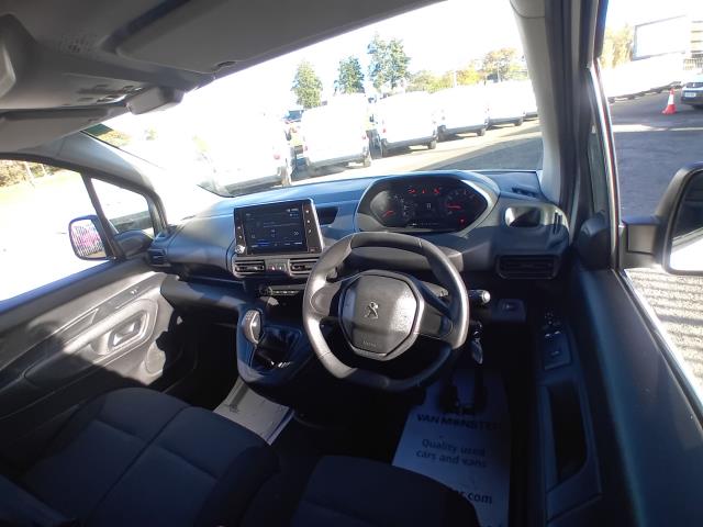 2021 Peugeot Partner 1000 1.5 Bluehdi 100 Professional Van (NV21TUW) Image 36
