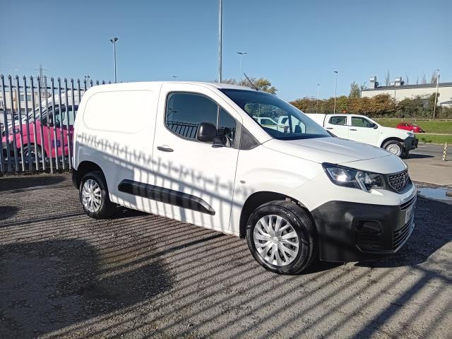 2021 Peugeot Partner 1000 1.5 Bluehdi 100 Professional Van (NV21TUW) Image 11