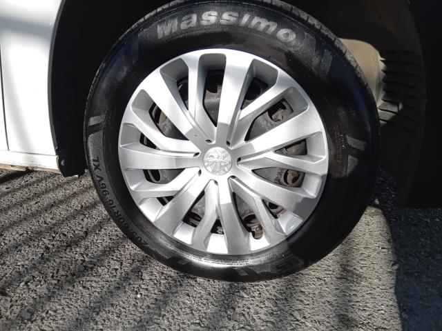 2021 Peugeot Partner 1000 1.5 Bluehdi 100 Professional Van (NV21TUW) Image 12