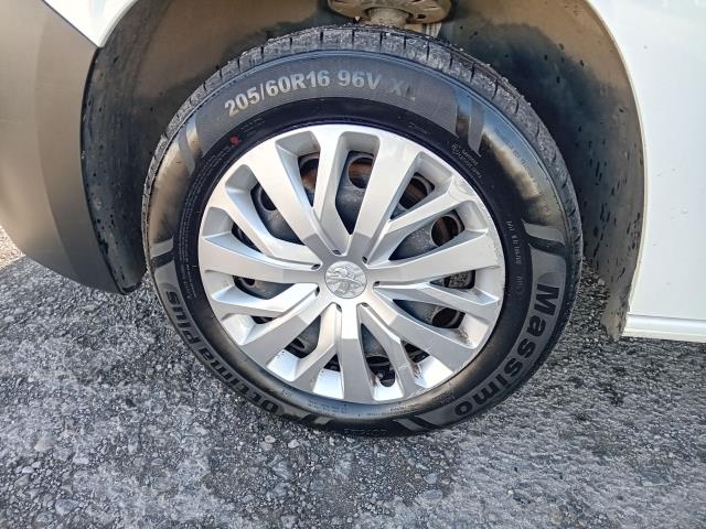 2021 Peugeot Partner 1000 1.5 Bluehdi 100 Professional Van (NV21TUW) Image 16