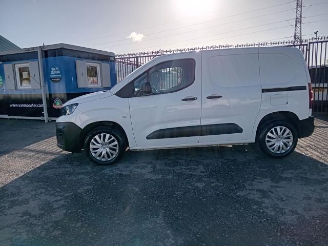 2021 Peugeot Partner 1000 1.5 Bluehdi 100 Professional Van (NV21TUW) Image 6