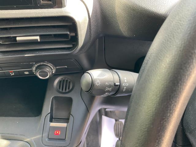2021 Peugeot Partner 1000 1.5 Bluehdi 100 Professional Van (NV21TVP) Image 28