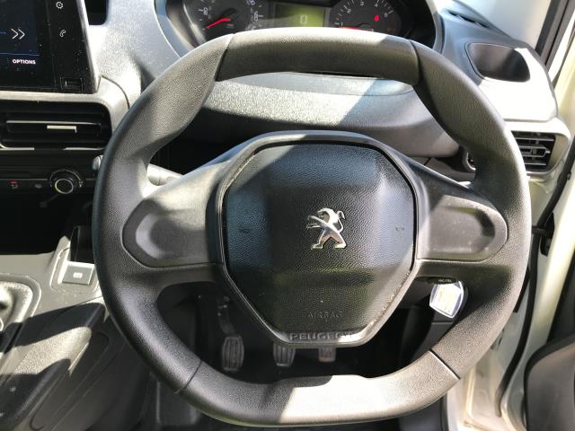 2021 Peugeot Partner L1 1000 1.5BLUE HDI 100PS PROFESSIONAL EURO 6 (NV21UHK) Image 17