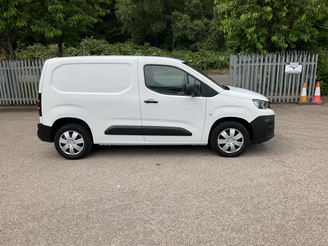 2021 Peugeot Partner 1000 1.5 Bluehdi 100 Professional Van (NV21UHM) Image 15